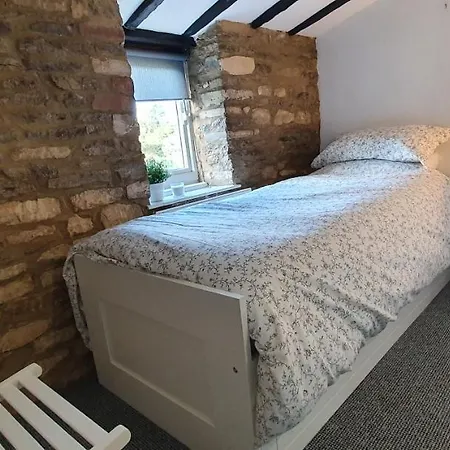 Quirky Cottage - Dogs Welcome Corsham Exterior photo