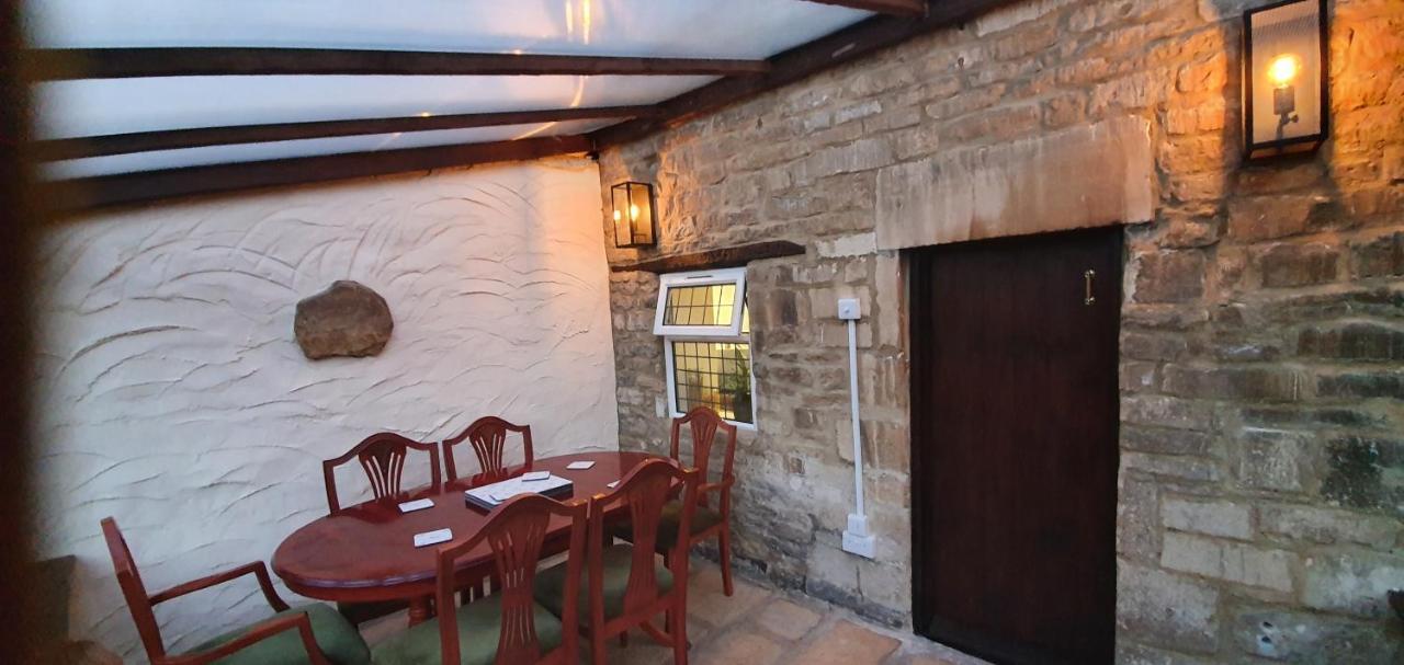 Quirky - Dogs Welcome Holiday home *